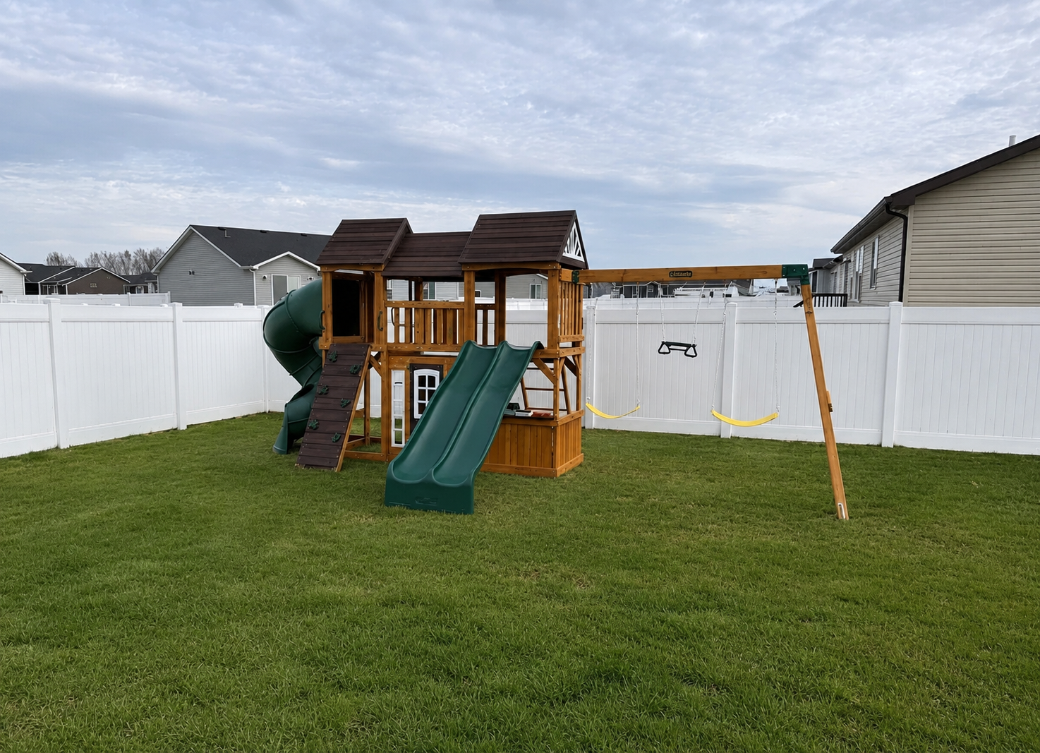 KidCraft Adventure Bend Swing Set